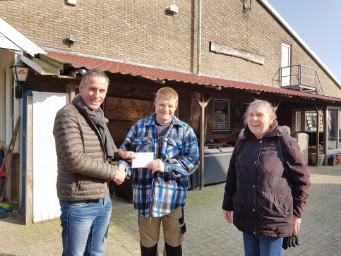 Gift namens opgeheven zondagsschool aan SPG Hardenberg